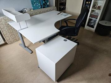 Ikea Galant bureau plus ladenblok - afbeelding 1 Ikea Galant bureau plus ladenblok - afbeelding 1