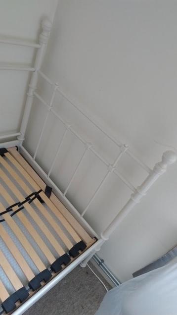 Mooi wit bedframe - afbeelding 3 Mooi wit bedframe - afbeelding 3