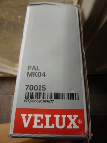Nieuwe Velux licht doorlatende jaloezie / PAL MK04 (78x98).
