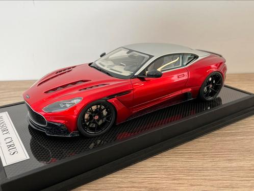 Aston Martin DB11 Mansory Cyrus Candy Red 1:18 - T&P, Hobby en Vrije tijd, Modelauto's | 1:18, Nieuw, Auto, Overige merken, Ophalen of Verzenden