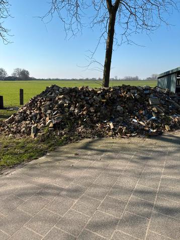 Puin, stenen, beton en tegels