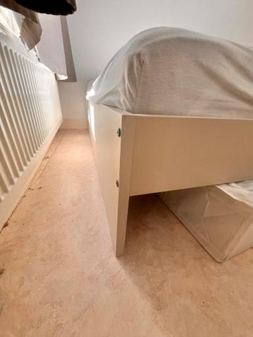 Ikea LURÖY Bedframe 140x200cm cream color - afbeelding 2 Ikea LURÖY Bedframe 140x200cm cream color - afbeelding 2