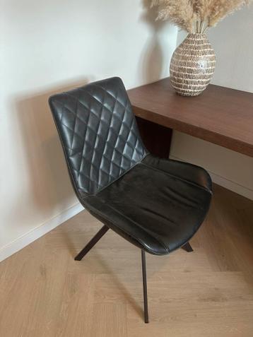 Ikea Malm bureau + stoel - afbeelding 5 Ikea Malm bureau + stoel - afbeelding 5