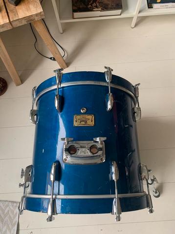 Pearl Maple Custom 18x16 Bass Drum zeldzaam