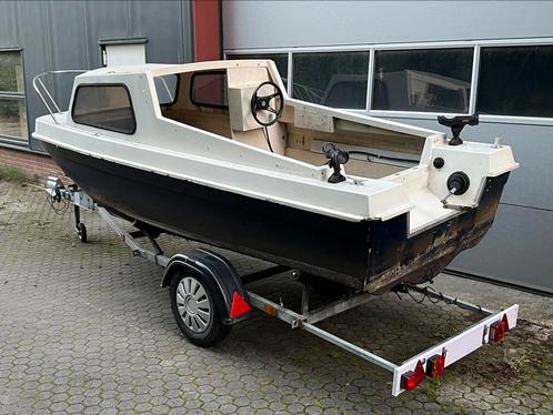 Opknapper Pilot 420 Kajuitboot met Trailer en Afdekzeil, Watersport en Boten, Vis- en Consoleboten, Gebruikt, 3 tot 6 meter, Geen motor