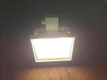 400 watt halogeen bouwlamp. Schijnwerper met muurbeugel