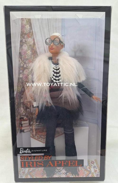 Barbie styled by Iris Apfel designer in bont  nieuw in doos, Verzamelen, Poppen, Nieuw, Fashion Doll, Ophalen of Verzenden