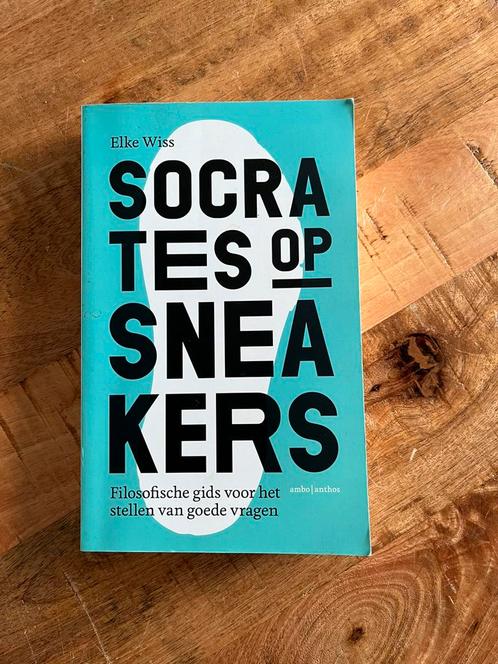 Elke Wiss - Socrates op sneakers, Boeken, Filosofie, Zo goed als nieuw, Ophalen of Verzenden