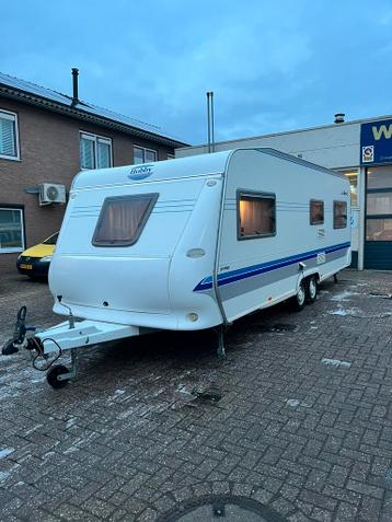 Hobby prestige 720 UML enkele bedden/rondzit