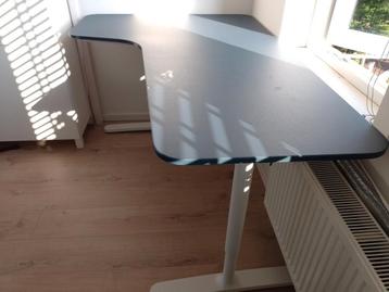 Ikea Bekant hoekbureau, links, 160cm x 110cm - afbeelding 5 Ikea Bekant hoekbureau, links, 160cm x 110cm - afbeelding 5