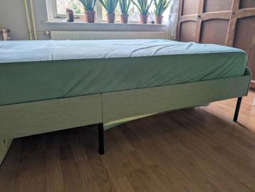 Ikea Bedframe + Matras - Medium Hard 140x200 - afbeelding 3 Ikea Bedframe + Matras - Medium Hard 140x200 - afbeelding 3