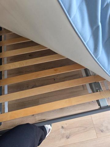 Gratis Ikea Metalen Bedframe met Lattenbodem - Tweepersoons - afbeelding 2 Gratis Ikea Metalen Bedframe met Lattenbodem - Tweepersoons - afbeelding 2