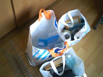 gratis af te halen diverse rommelmarktspullen