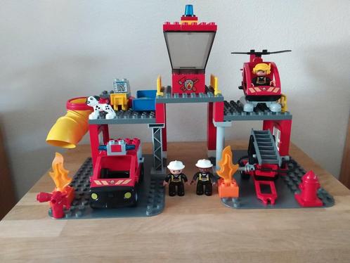 Lego Duplo 5601 brandweerkazerne, compleet, als nieuw!, Kinderen en Baby's, Speelgoed | Duplo en Lego, Zo goed als nieuw, Duplo
