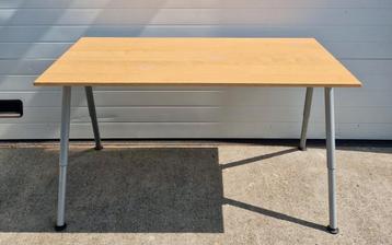 7 x Ikea Galant bureaus kantoor tafels hout metaal - afbeelding 5 7 x Ikea Galant bureaus kantoor tafels hout metaal - afbeelding 5