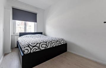 Ikea Malm bed 160x200 incl matras en topper - afbeelding 1 Ikea Malm bed 160x200 incl matras en topper - afbeelding 1