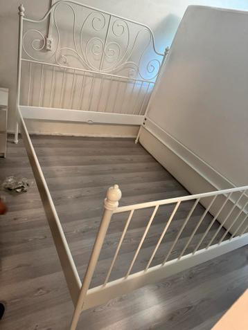 Ikea Bedframe 160x200 - Wit Metaal - afbeelding 4 Ikea Bedframe 160x200 - Wit Metaal - afbeelding 4