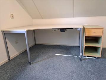 Ikea Effectiv Hoekbureau Wit - In hoogte verstelbaar - afbeelding 3 Ikea Effectiv Hoekbureau Wit - In hoogte verstelbaar - afbeelding 3