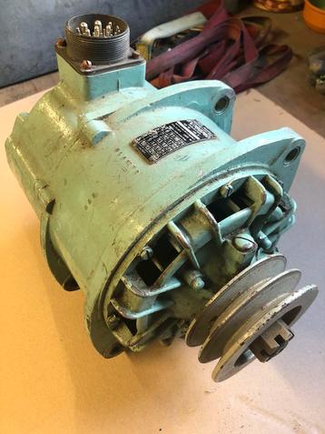 Land Rover Lightweight dynamo 24 volt Engelse uitvoering.