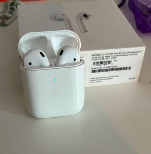 Apple Airpods, Telecommunicatie, Mobiele telefoons | Oordopjes, Gebruikt, In gehoorgang (in-ear), Bluetooth, Ophalen of Verzenden