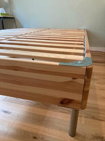 Houten bedframe IKEA matrasbodem Lyngör - afbeelding 3 Houten bedframe IKEA matrasbodem Lyngör - afbeelding 3