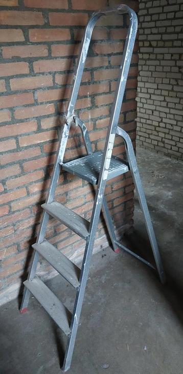 Trap ladder huishoudtrap 4 treden inklapbaar