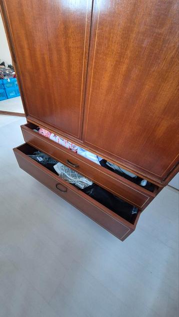 Mid Century Houten Garderobekast tegen elk aannemelijk bod. - afbeelding 4 Mid Century Houten Garderobekast tegen elk aannemelijk bod. - afbeelding 4