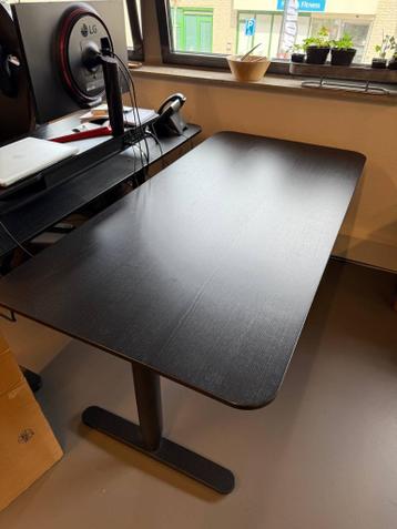 IKEA BEKANT Bureau 160x80 cm, zwart gebeitst @ Foresteer - afbeelding 1 IKEA BEKANT Bureau 160x80 cm, zwart gebeitst @ Foresteer - afbeelding 1