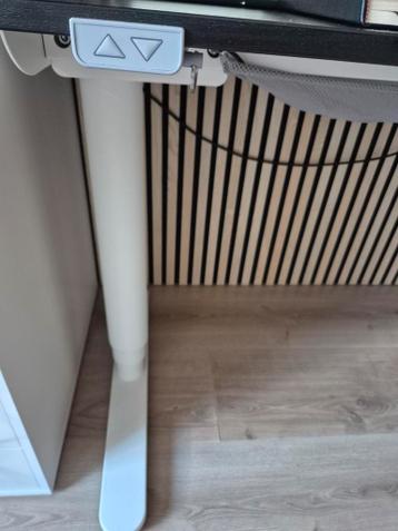 IKEA BEKANT HOEKBUREAU Rechts
160 x 110cm - afbeelding 5 IKEA BEKANT HOEKBUREAU Rechts
160 x 110cm - afbeelding 5