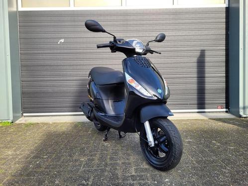 PIAGGIO ZIP 2000 2T BROM 06-2016 ZWART NETTE STAAT 5000KM!, Fietsen en Brommers, Scooters | Piaggio, Zo goed als nieuw, Zip, Maximaal 45 km/u