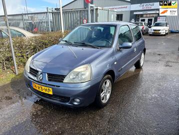 Renault Clio 1.2-16V Authentique Comfort weinig gelopen !