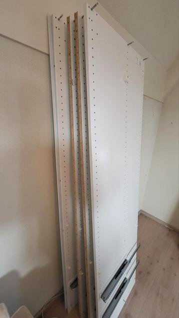 Witte Pax kledingkast met spiegeldeur IKEA - afbeelding 4 Witte Pax kledingkast met spiegeldeur IKEA - afbeelding 4