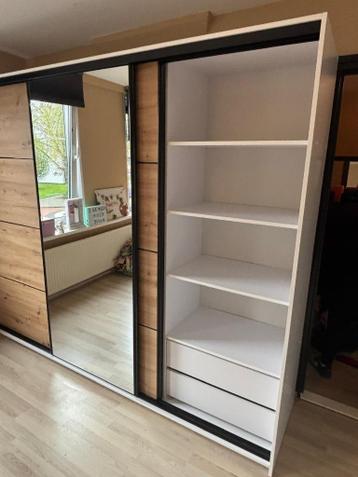 KLEDINGKAST MET TRANSPORT EN MONTAGE - afbeelding 4 KLEDINGKAST MET TRANSPORT EN MONTAGE - afbeelding 4