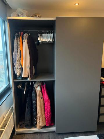 Ikea PAX / HASVIK Schuifdeurkast - Donkergrijs 150x66x201 - afbeelding 2 Ikea PAX / HASVIK Schuifdeurkast - Donkergrijs 150x66x201 - afbeelding 2