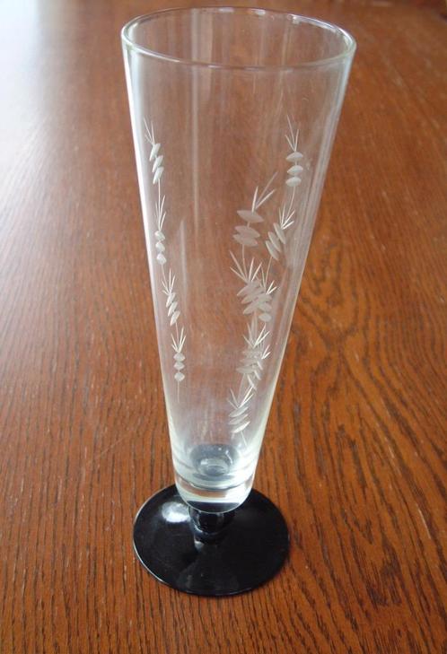 Gave antieke glas vaas met geetste ranken zwarte voet nr 1, Antiek en Kunst, Antiek | Glas en Kristal, Ophalen of Verzenden