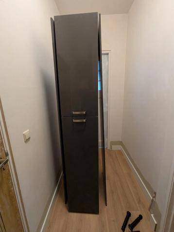 Ikea Faktum hoge kast donker grijs met veel opbergruimte - afbeelding 1 Ikea Faktum hoge kast donker grijs met veel opbergruimte - afbeelding 1