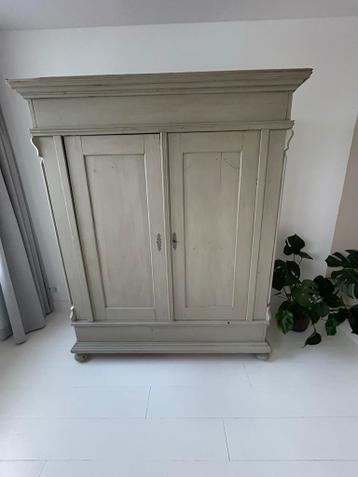 Antieke Linnenkast met Hangruimte en Planken - afbeelding 1 Antieke Linnenkast met Hangruimte en Planken - afbeelding 1