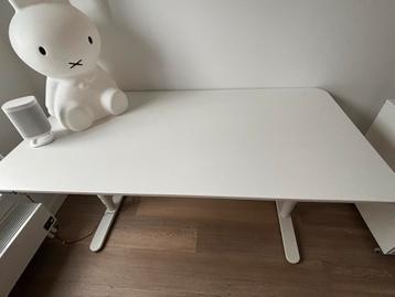 IKEA Bekant Bureau 160x80 - In hoogte verstelbaar - afbeelding 5 IKEA Bekant Bureau 160x80 - In hoogte verstelbaar - afbeelding 5