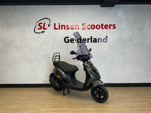 2x Piaggio Zip SP 25 km/h Agaat Grijs FULL OPTION, Fietsen en Brommers, Snorfietsen en Snorscooters, Zo goed als nieuw, Piaggio