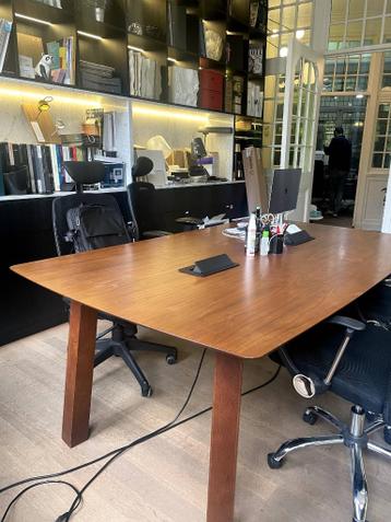 (Negotiable) NEEDS TO GO: Design walnootfineer kantoortafels - afbeelding 8 (Negotiable) NEEDS TO GO: Design walnootfineer kantoortafels - afbeelding 8