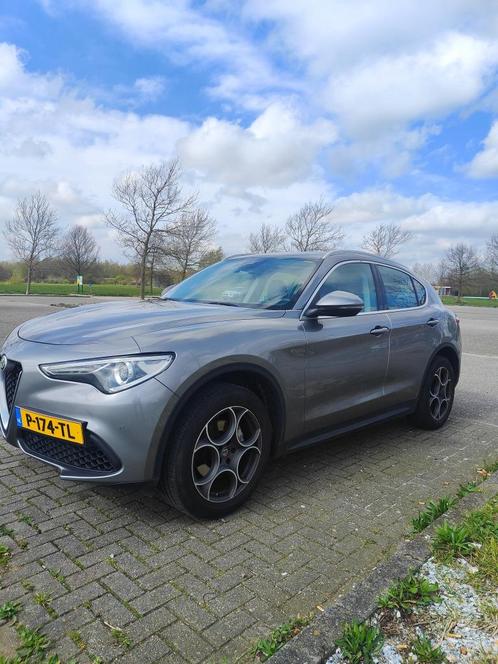 Alfa Romeo Stelvio 2.0 280pk AT AWD 2017 Grijs, Auto's, Alfa Romeo, Particulier, Stelvio, 4x4, ABS, Achteruitrijcamera, Adaptieve lichten