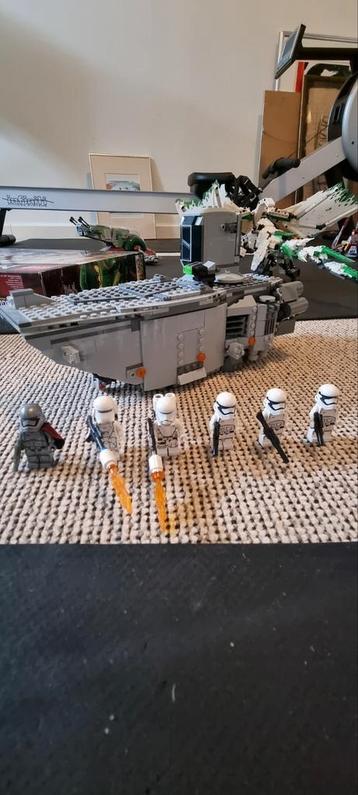 LEGO STAR WARS First Order Troop Transporter