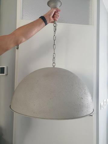 Stoere Betonlook industriële hanglamp grijs mooi lichteffect