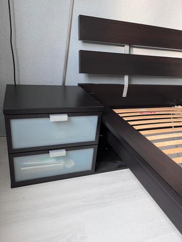 IKEA bedframe 160x200 - donkerbruin - afbeelding 4 IKEA bedframe 160x200 - donkerbruin - afbeelding 4