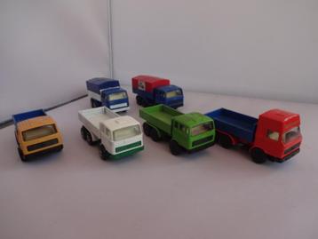 6 vrachtautos MERCEDES EFSI 1/87 voor bij modelspoor HO