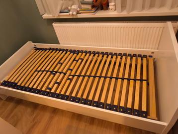 Wit bedframe Ikea met lattenbodem - afbeelding 9 Wit bedframe Ikea met lattenbodem - afbeelding 9