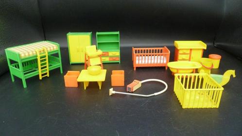 Vintage plastic poppenhuismeubeltjes kinderkamer, Verzamelen, Poppenhuizen en Toebehoren, Zo goed als nieuw, Overige typen, Ophalen of Verzenden