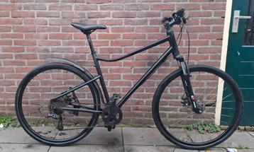 Nette 28 inch B-Twin mountainbike met schijfremmen
