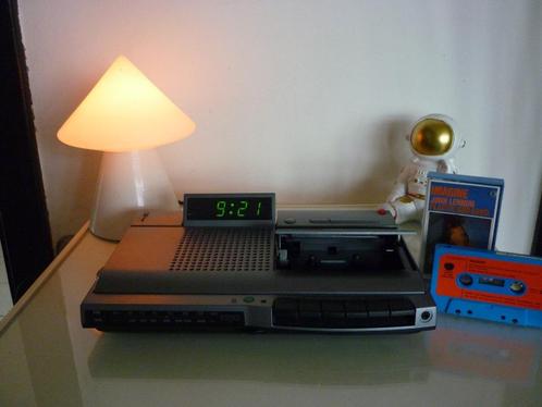 Philips AJ-3800 vintage design clockradio / cassettedeck! 👌, Huis en Inrichting, Woonaccessoires | Klokken, Zo goed als nieuw