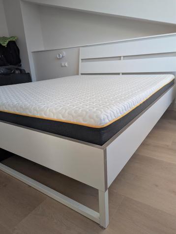 160 x 200 bedframe & mattress // bedframe en matras - afbeelding 2 160 x 200 bedframe & mattress // bedframe en matras - afbeelding 2